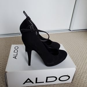 ALDO SUEDE PACLED HEELS SIZE 7